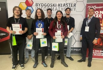 Politechnika Bydgoska triumfuje na Toruńskim Hackathonie!