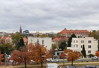 Wiatr i przelotny deszcz nad Bydgoszczą [POGODA]