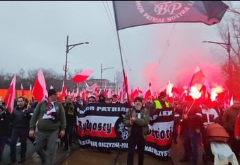 Warszawscy stróże prawa ruszają w pościg za racami. Absurd goni absurd!