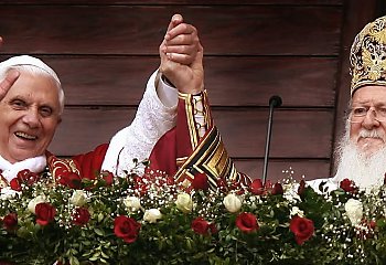 Papieże nad Bosforem. Analiza Łukasza Kobeszki i jej znaczenie