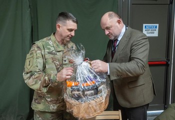 Amerykańscy żołnierze w Toruniu świętowali z marszałkiem!