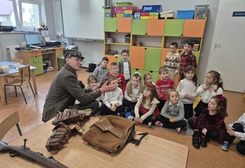 Historycy i archeolodzy edukują młodzież! Unikalne lekcje patriotyzmu w szkołach regionu