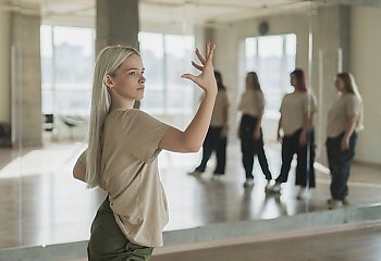 Zamień matę lub salę do tańca w nowe miejsce pracy!