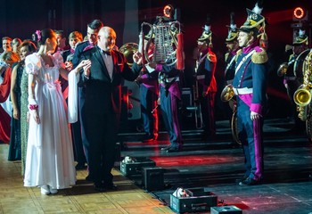 Tak się bawią i pomagają! Marszałkowski Bal Dobroczynny zebrał imponującą sumę