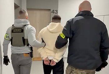 Poszukiwany przez Interpol w rękach bydgoskich policjantów! Mundurowi zatrzymali młodego obywatela Turcji