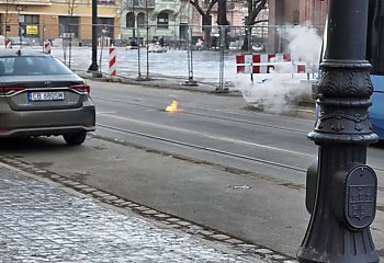 Był brak zasilania, wypadające szyny, teraz czas na szyny... w płomieniach! W Bydgoszczy doszło do kolejnej awarii torowiska
