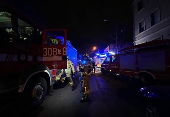 Niemal 100 ewakuowanych osób, 4 poszkodowanych i noc w podstawionych namiotach. To bilans pożaru hotelu robotniczego w Bydgoszczy