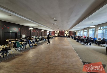 Toruń: Szachowa bitwa w X LO przyciągnęła niemal setkę graczy!