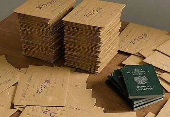 Małe historie, wielka duma! Koronowo przekazało do Archiwum Państwowego w Bydgoszczy  ponad 800 jednostek dokumentów