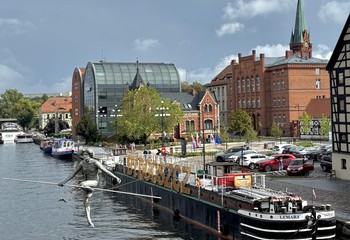 Dzień Kobiet w Bydgoszczy: Koncerty, warsztaty i rejsy po Brdzie!