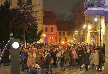 Bydgoszcz: Tłumy na Drodze Krzyżowej – wyjątkowe świadectwo wiary w sercu miasta