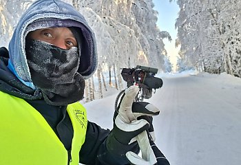 Przemierza świat od bieguna do bieguna, by pomóc dzieciom! Grzegorz Stenka pozdrawia ze szlaku i prosi o wsparcie