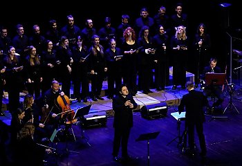 Między ciszą a dźwiękiem. Muzyczna opowieść o Męce Chrystusa [wideofelieton]