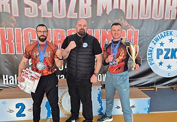 Mundurowi z mocnym ciosem. Bydgoscy policjanci wrócili z medalami Pucharu Polski Służb Mundurowych w kickboxingu