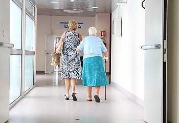 „Sięgnij po zdrowie”. Akademia Pacjenta zaprasza starszych mieszkańców na bezpłatne spotkanie w Bydgoszczy