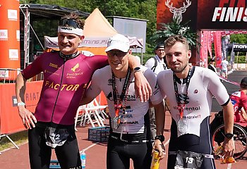 Bydgoszczanin ze srebrem w Sierakowie. Patryk Dombrowski na podium JBL Triathlon 2026