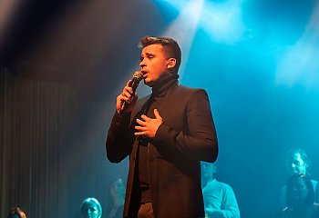 Krzysztof Iwaneczko nagrodzony na festiwalu w Opolu! Bydgoski artysta został doceniony za muzykę do utworu ,,Zatrzymaj się