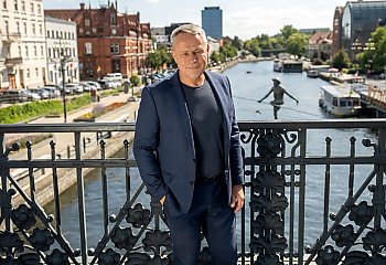 Rafał Bruski z wotum zaufania i absolutorium. Burzliwa debata, przewidywalny finał