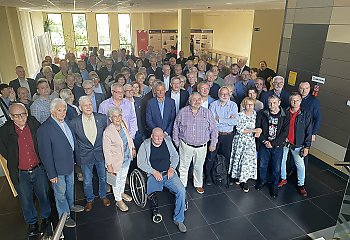 Bohaterowie książki przyszli na spotkanie. Autor walczy o życie w szpitalu po udarze