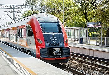 Wakacyjne pociągi wróciły na tory. „Latarnik”, „Borsuk” i „Rybitwa” znów wożą pasażerów