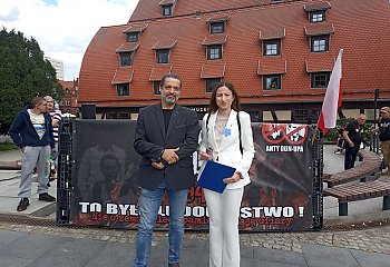 „Kwiaty Wołynia” w Bydgoszczy. Narodowcy domagają się ekshumacji i godnego pochówku ofiar