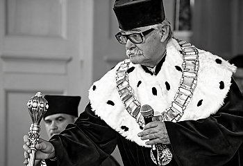 Nie żyje prof. Janusz Ostoja-Zagórski. Były rektor UKW miał 82 lata