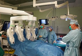Nowoczesna medycyna dla najmłodszych. W Bydgoszczy ruszył program operacji robotycznych