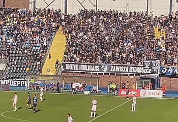 Zawisza Bydgoszcz wygrał pierwszy mecz w Betclic 2. lidze. Zobacz gola, który dał trzy punkty