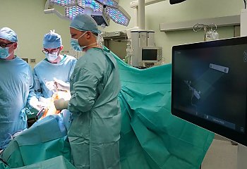 Robot pomaga przy operacjach kolana. Szpital Jurasza już po pierwszych zabiegach 