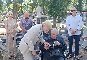 Pamięć przemawiała głosami poetów. Siódma rocznica śmierci Mieczysława Franaszka