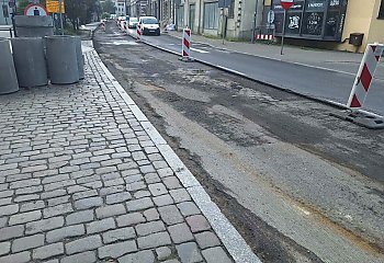 Bydgoszcz na historycznych torach! Remont ul. Poznańskiej odsłonił fragment dawnego torowiska tramwajowego