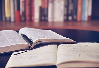 Nowy tydzień w Tygodniku Bydgoskim. Szkolne lektury, „Pierścienie Władzy”, książki i soborowe mity