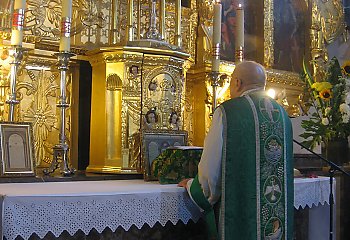 [NIEDZIELA Z TYGODNIKIEM] Czy Sobór kazał księdzu odwrócić się twarzą do ludzi?