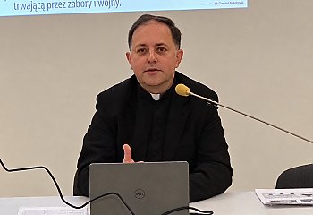 Bony na żywność, nauka zawodu i działki dla rodzin. Ks. Umiński opowiedział o bydgoskim dziele miłosierdzia