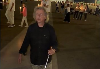 182 metry na kolanach. Niewidomy Grzegorz Dudziński opowiada o niezwykłej drodze w Fatimie