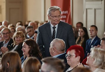 Najwyższe odznaczenie UKW dla prof. Janusza Trempały