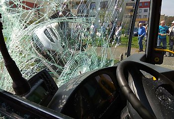 Wypadek na Pelplińskiej. Znowu na skrzyżowaniu z Lawinową i Orląt Lwowskich 