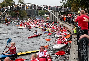 Aleksander Doba poprowadził Bydgoską Paradę Kajakową. Udało się pobić rekord [GALERIA]