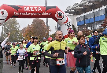 Bydgoszcz na start. Wyniki półmaratonu i biegu na 5 km [ZDJĘCIA]