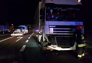 Ciężarówka zderzyła się osobowym citroënem w Makowiskach  [ZDJĘCIA]