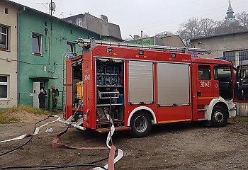 Pożar mieszkania przy Grudziądzkiej. Gasić pomogli sąsiedzi