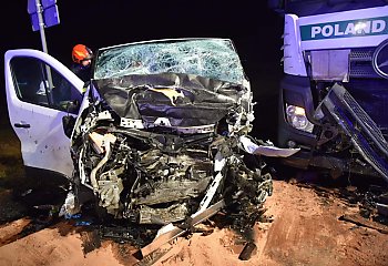 Zderzenie ciężarówki z samochodem osobowym w Makowiskach [ZDJĘCIA] 
