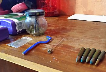 Marihuana i naboje w mieszkaniu na Wyżynach
