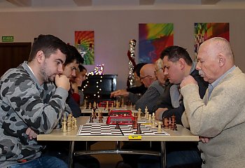 Szachowe Grand Prix Klubu Odnowa i Edukacji przez szachy rozpoczęte [GALERIA ZDJĘĆ]