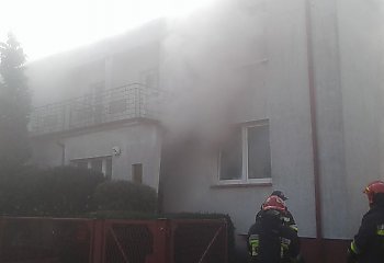 Pożar w domu na Czackiego [ZDJĘCIA]