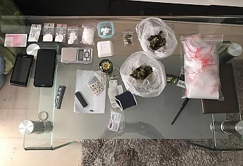 Amfetamina i marihuana w mieszkaniu na Szwederowie