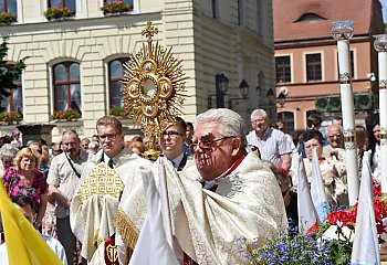 W Boże Ciało ulicami Bydgoszczy przeszły uroczyste procesje [ZDJĘCIA]