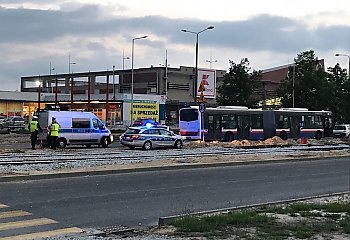 Piesza w ciężkim stanie trafiła do szpitala. Wypadek na Wojska Polskiego 