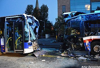 Zmarł kierowca autobusu z wypadku na Bernardyńskiej