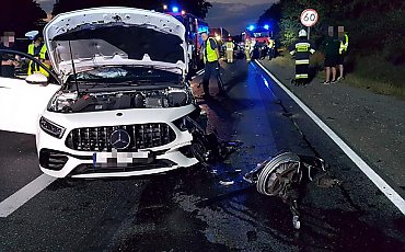 Zderzenie trzech samochodów na drodze krajowej nr 10 w Pawłówku. Jedna osoba poszkodowana